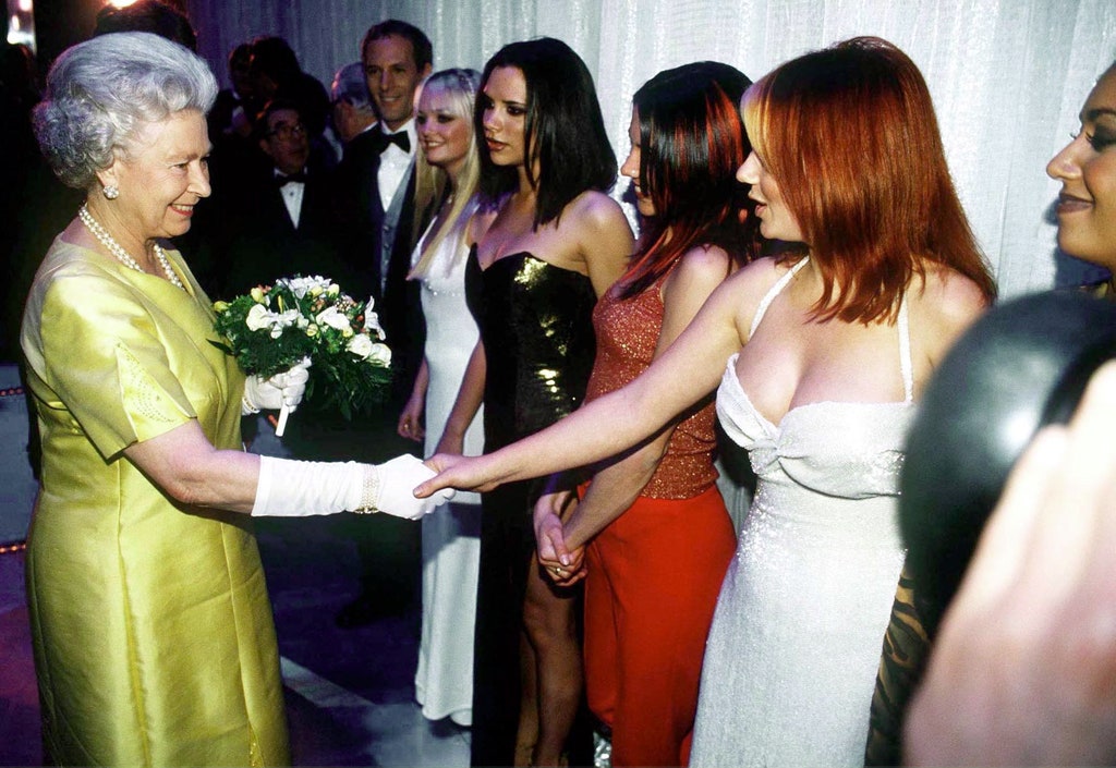 Las Spice Girls y la reina Elizabeth