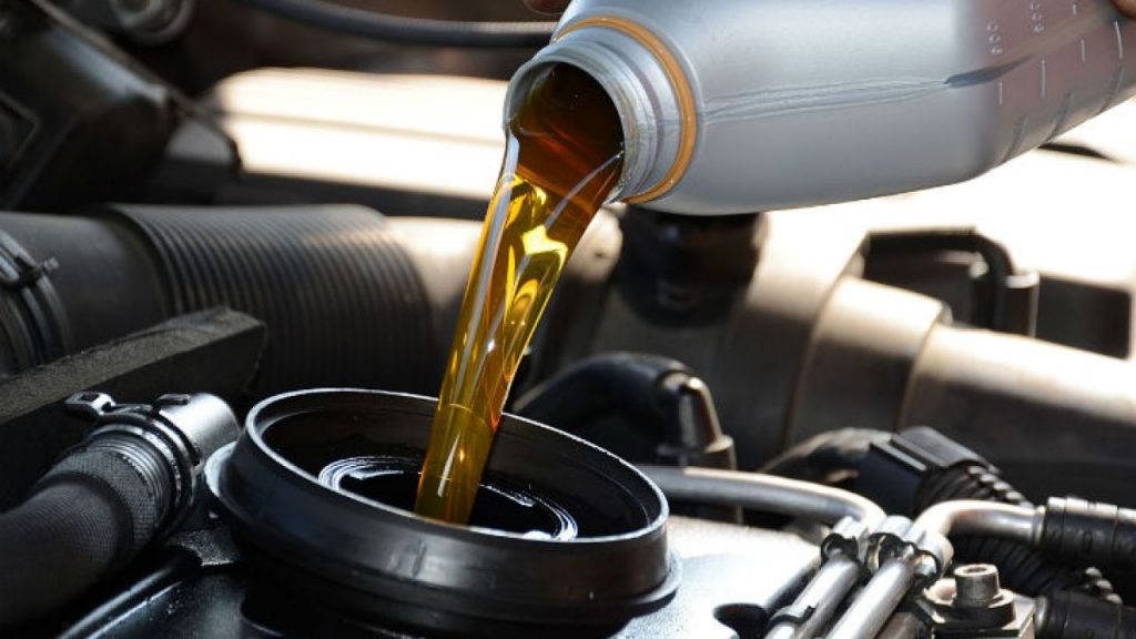 Cuida tu auto con estos buenos tips_ aceite