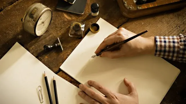 Escritura elegante y tradicional